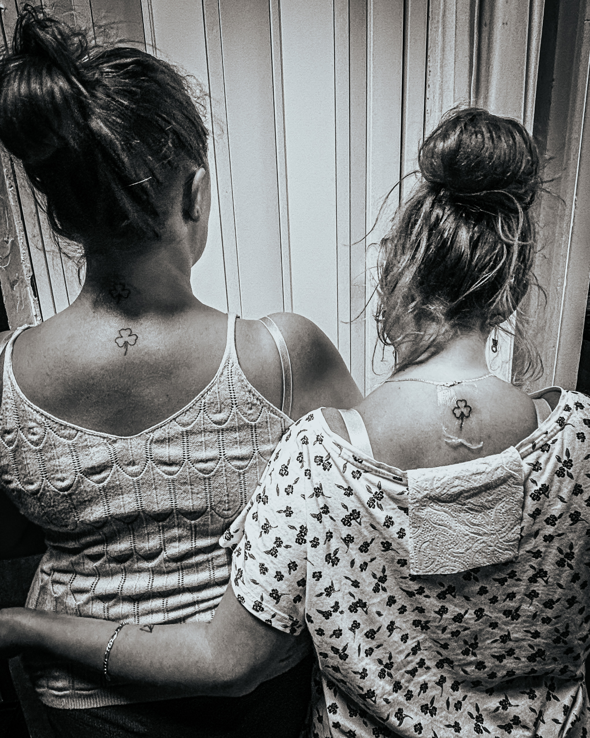 Tatouage entre cousine au Touquet