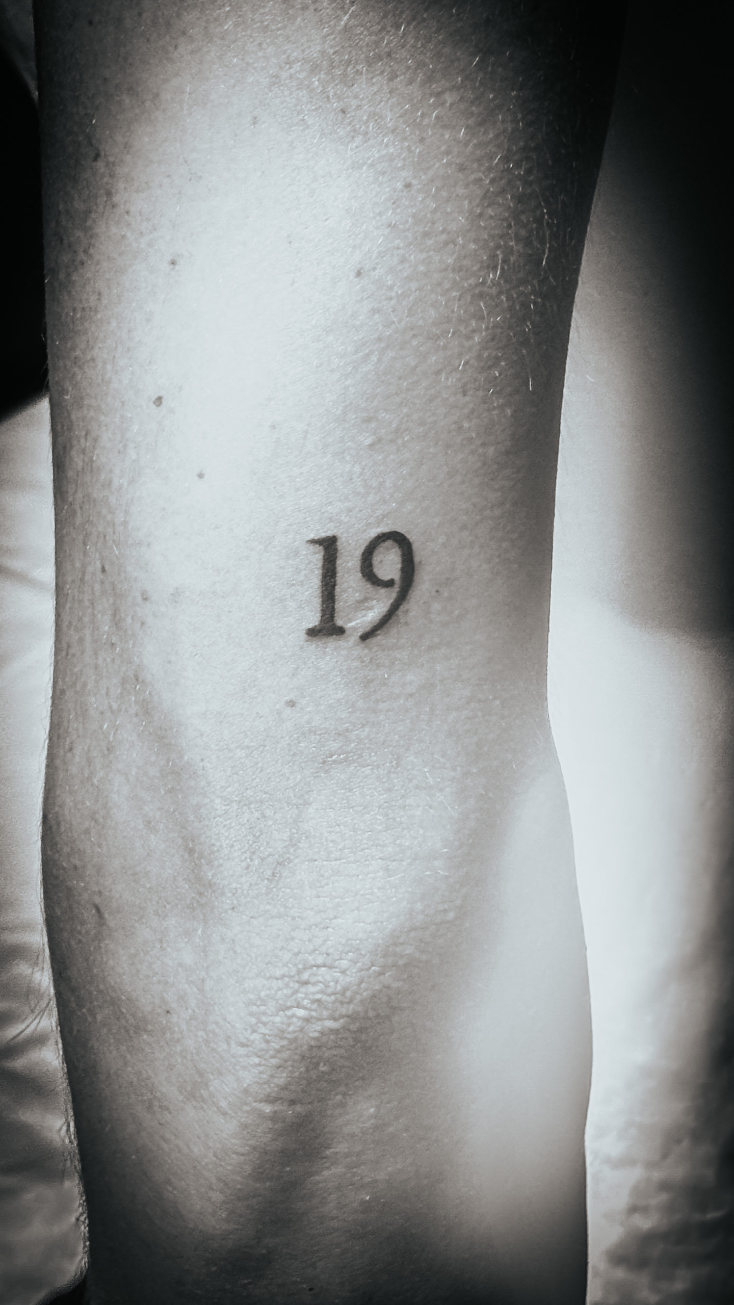 Tatouage chiffre date au Touquet