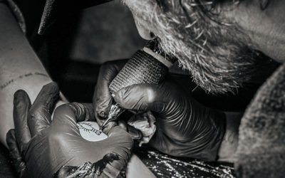 Tatouage en duo entre copines au Touquet