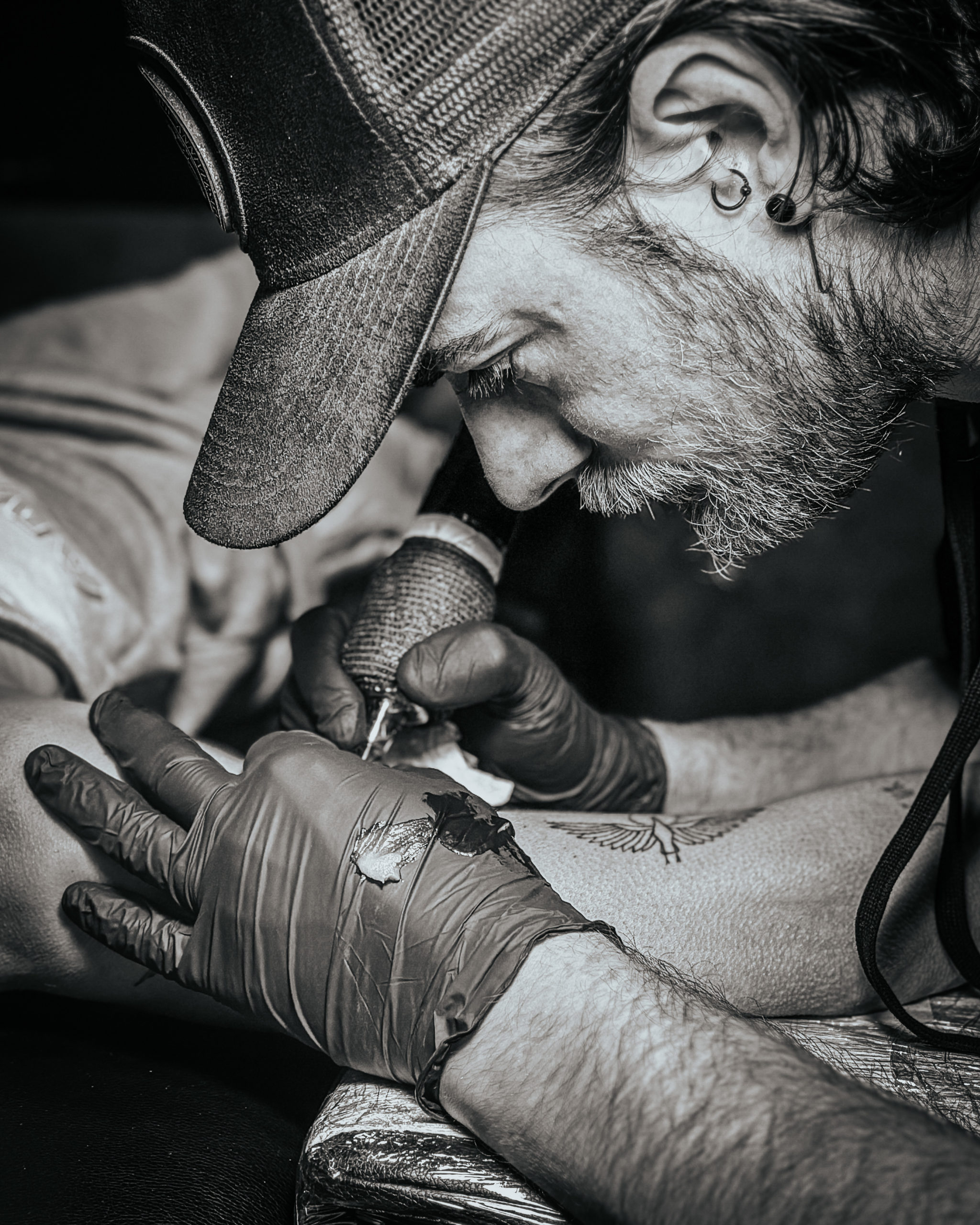 Tatouage hirondelle au Touquet