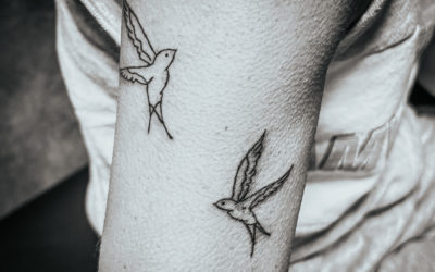 Tatouage hirondelle au Touquet