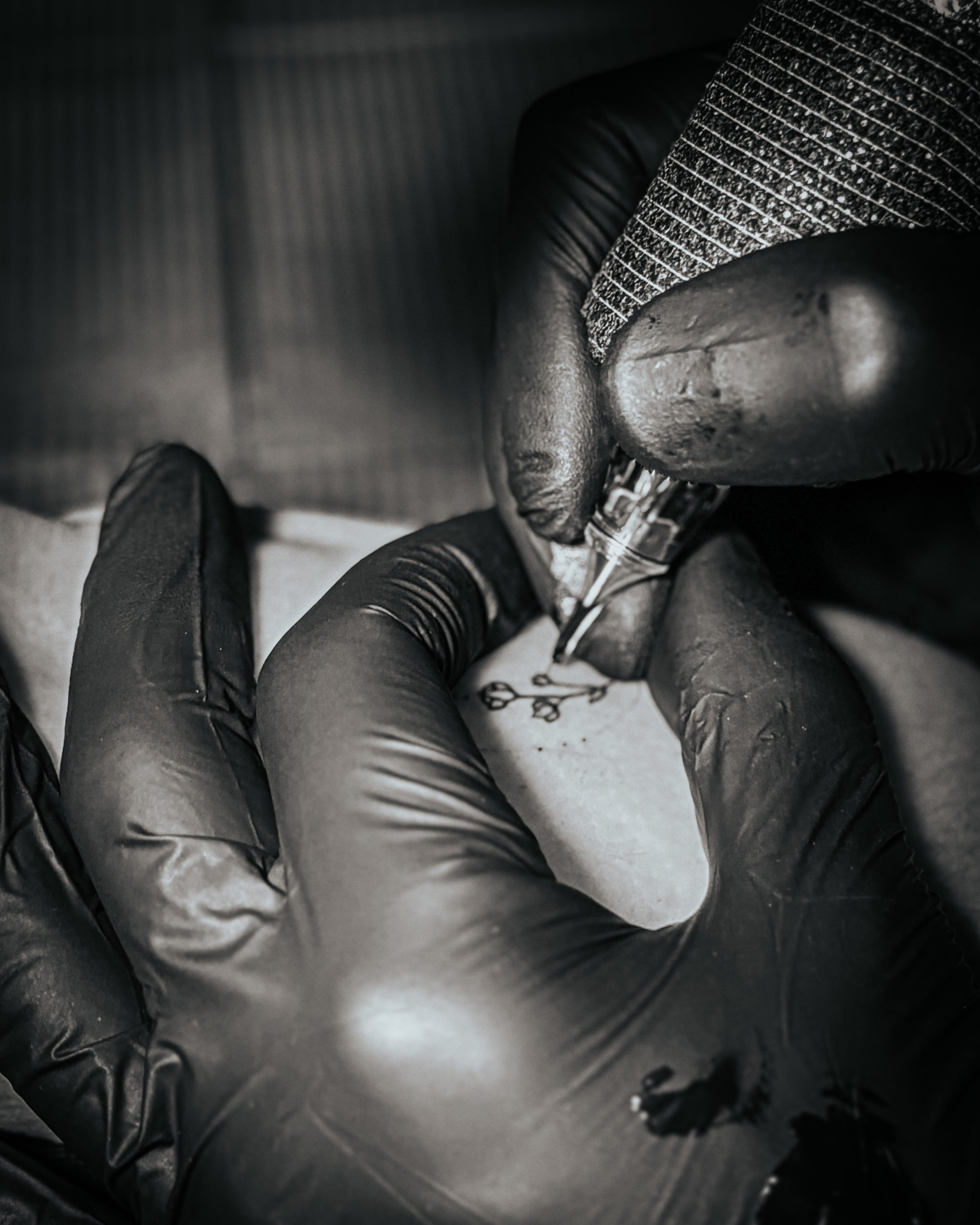 Tatouage feminin au Touquet