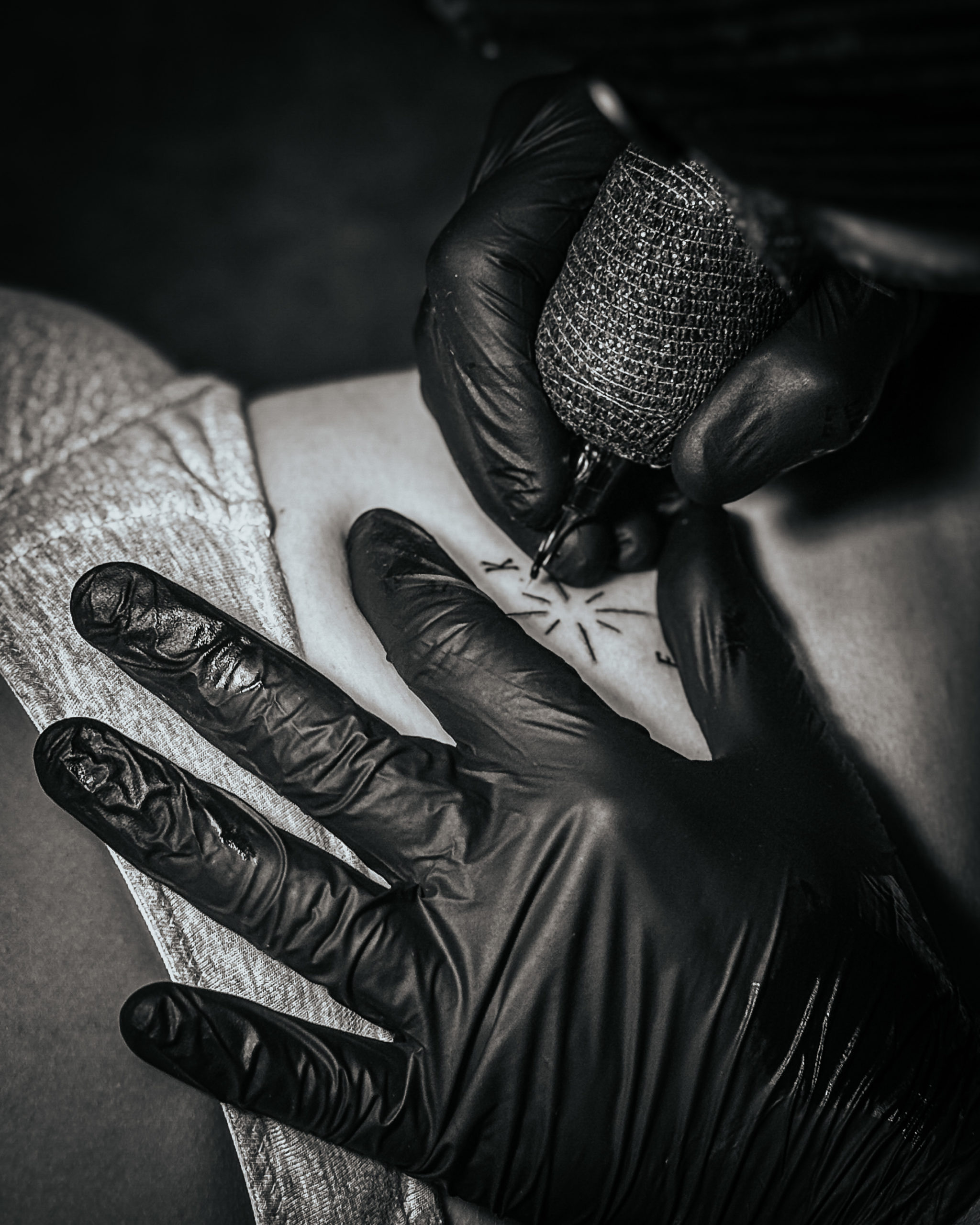 Tatouage personnel et minimaliste au Touquet