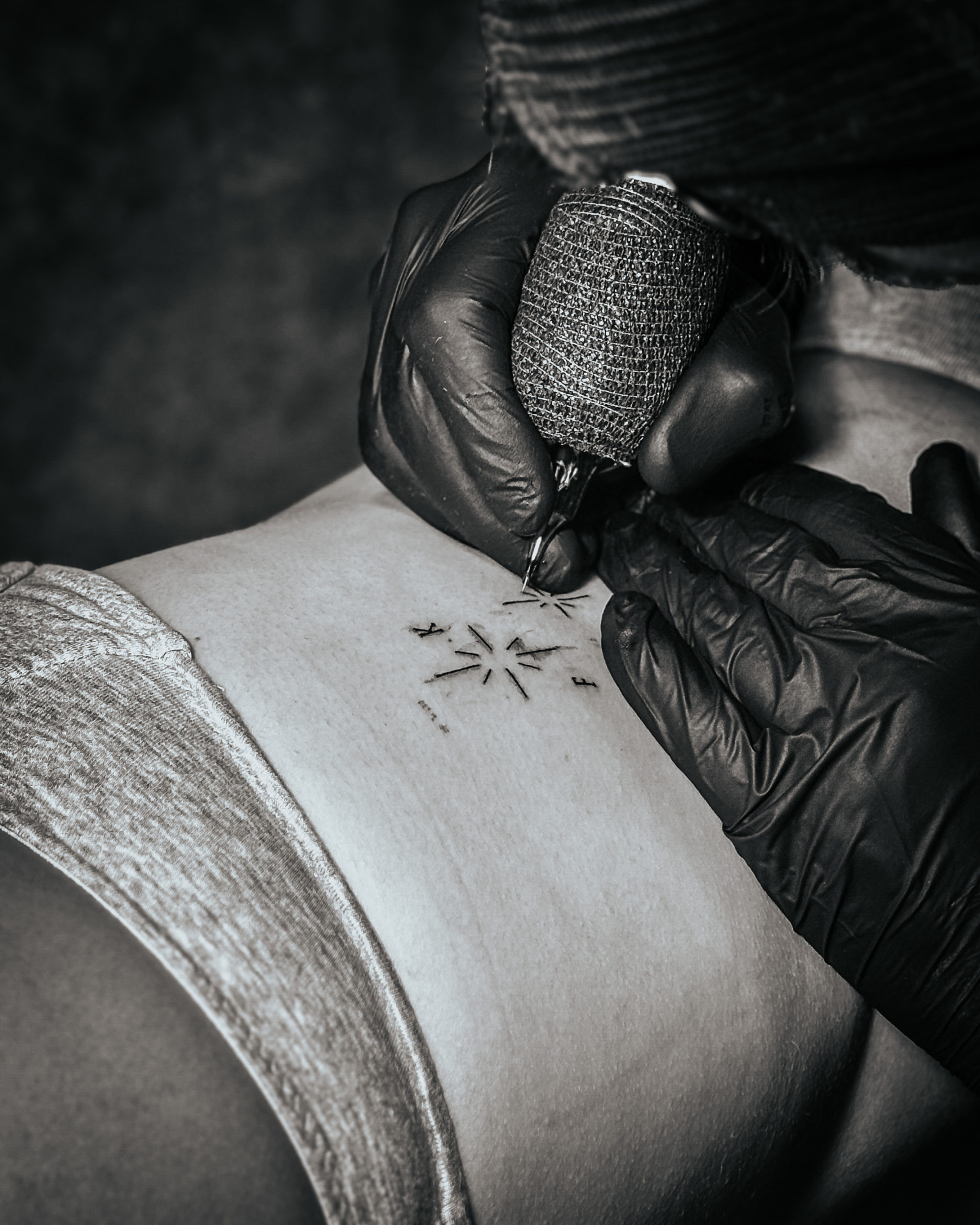 Tatouage personnel et minimaliste au Touquet