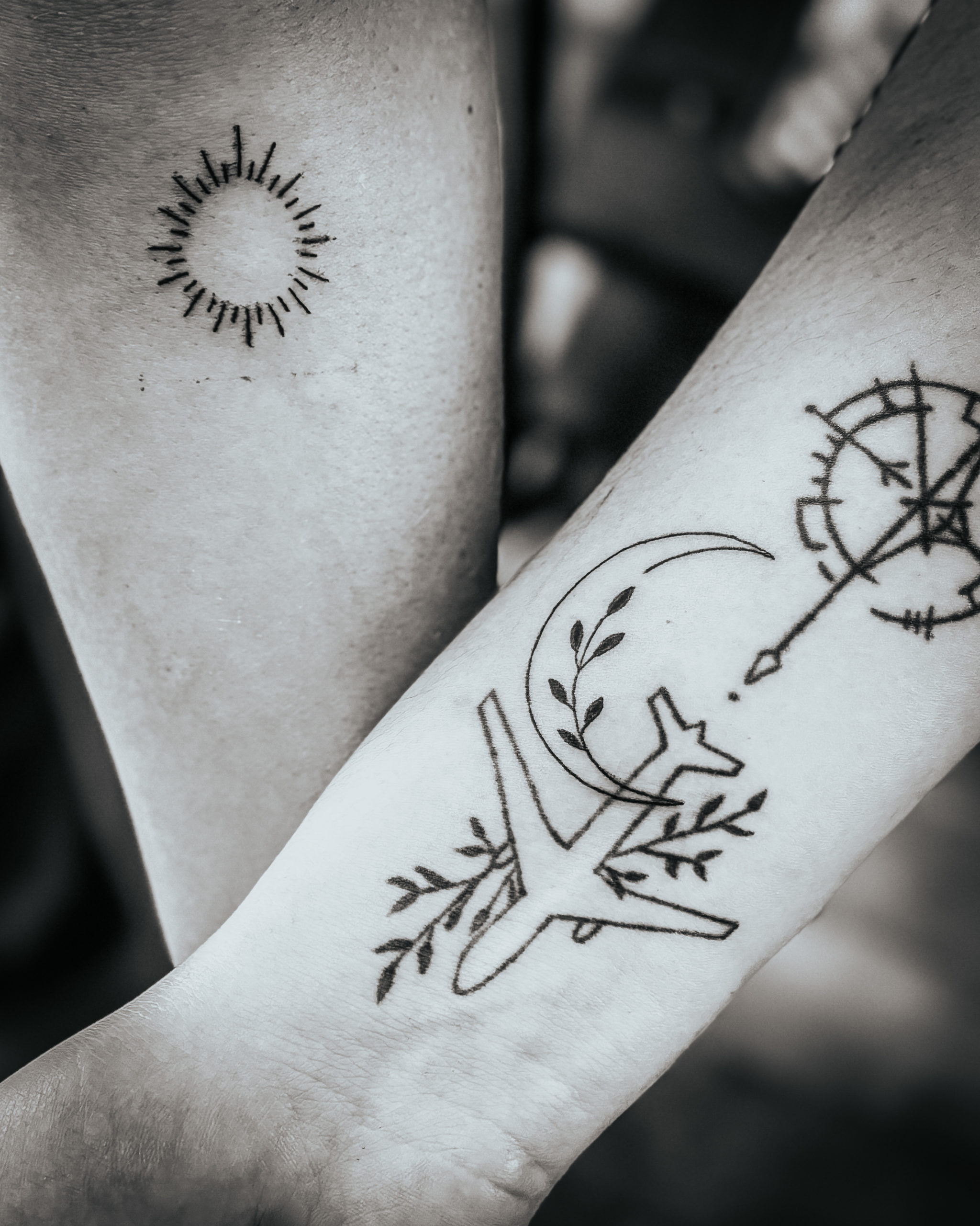 Tatouage complémentaire entre copines au Touquet