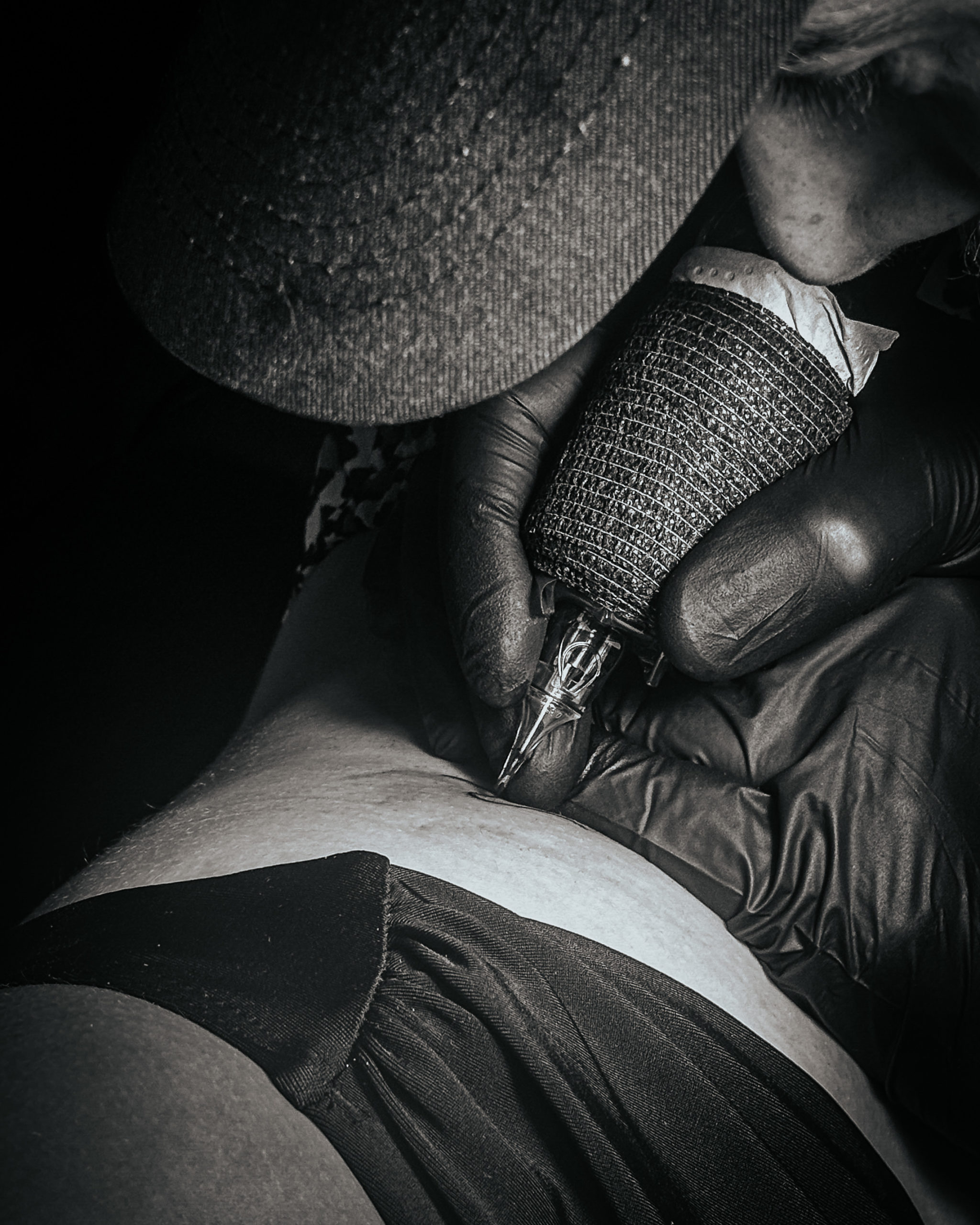 Tatouage en duo entre copines au Touquet