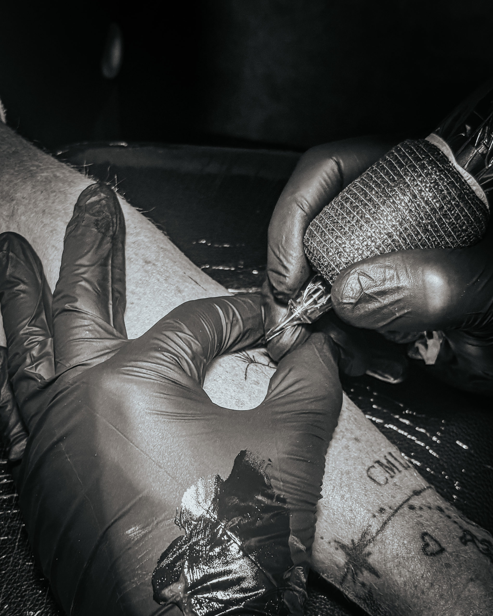 Tatouage minimaliste pour une fan du Touquet