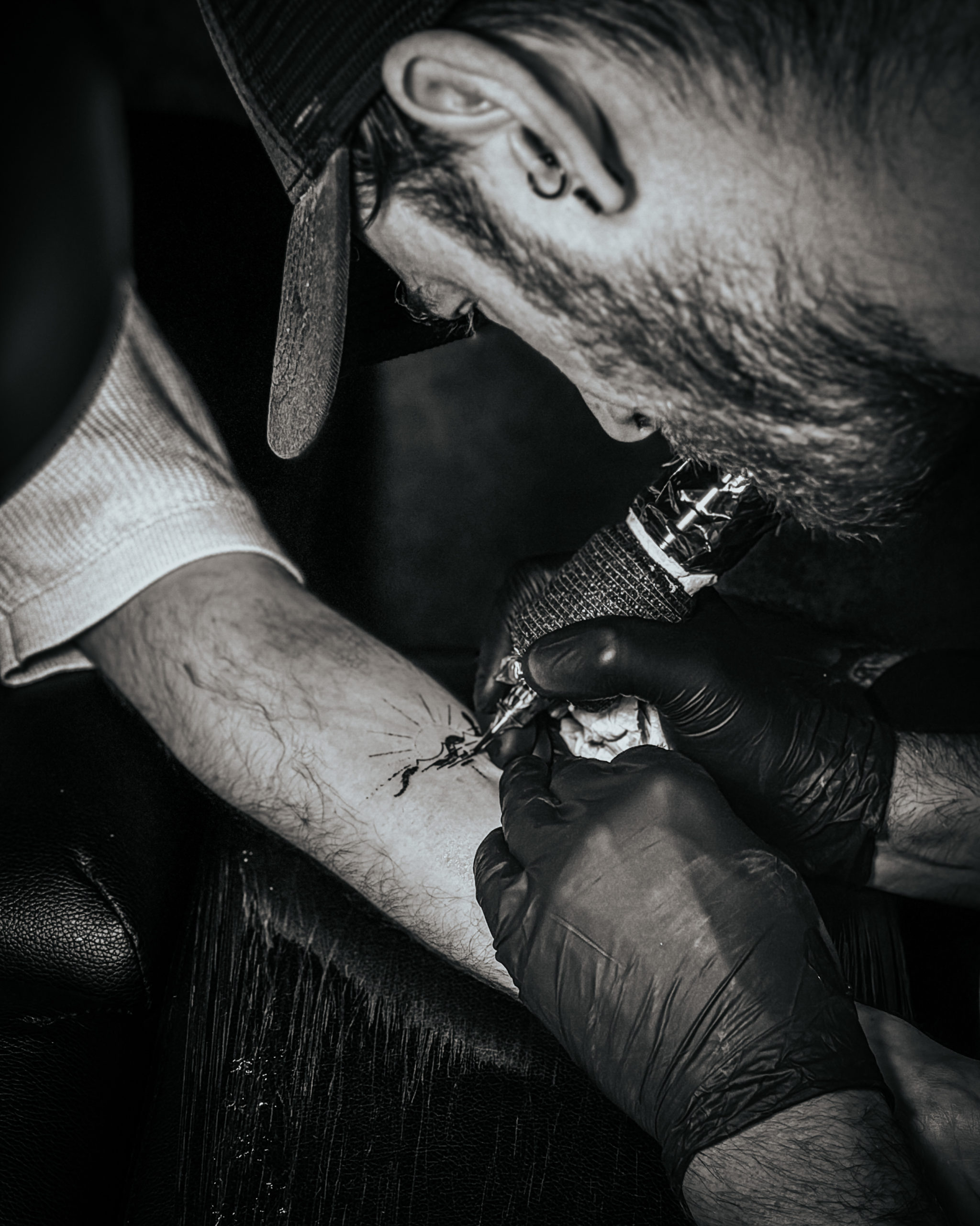 Tatouage personnalisé entre amis au Touquet